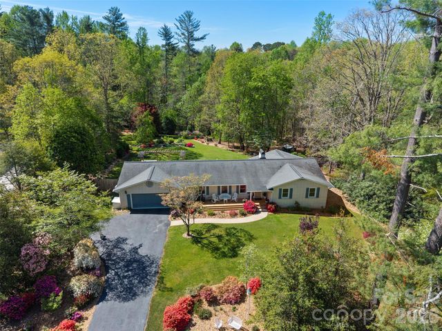 304 Wood Dale Drive, Hendersonville, NC 28791