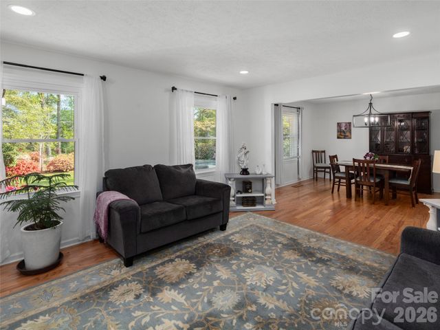 304 Wood Dale Drive, Hendersonville, NC 28791