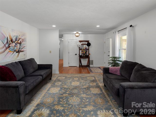 304 Wood Dale Drive, Hendersonville, NC 28791
