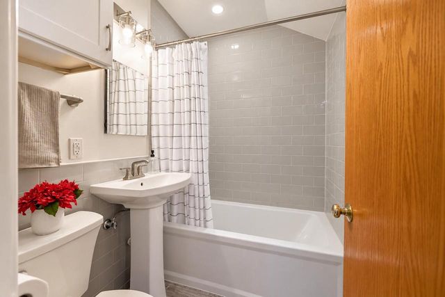 6602 W Hadley STREET, Milwaukee, WI 53210
