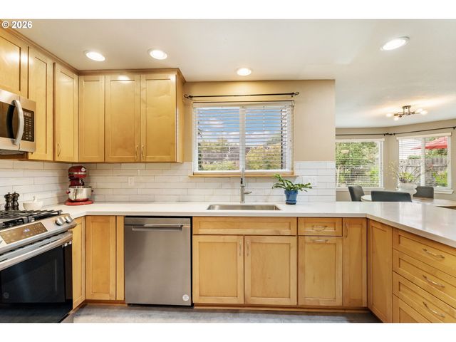 13270 PRINCETON Ct, Lake Oswego, OR 97035