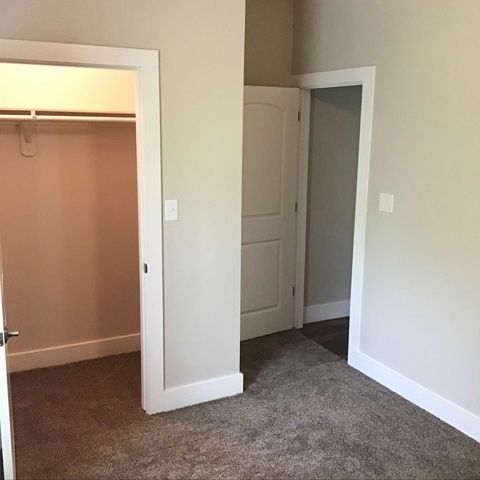 460 Pecan Hollow 460, Garrett, TX 75119