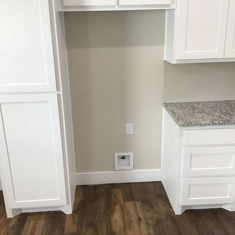 460 Pecan Hollow 460, Garrett, TX 75119