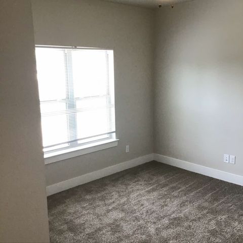 460 Pecan Hollow 460, Garrett, TX 75119