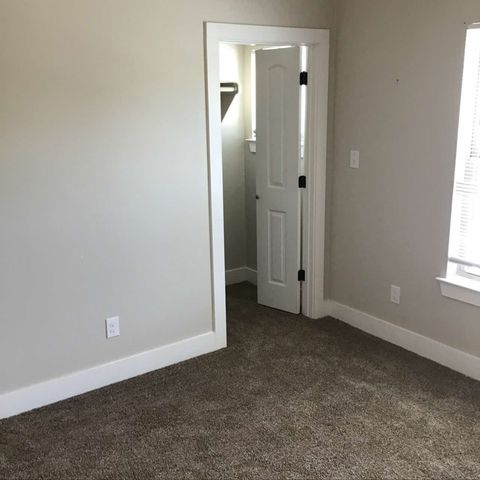 460 Pecan Hollow 460, Garrett, TX 75119