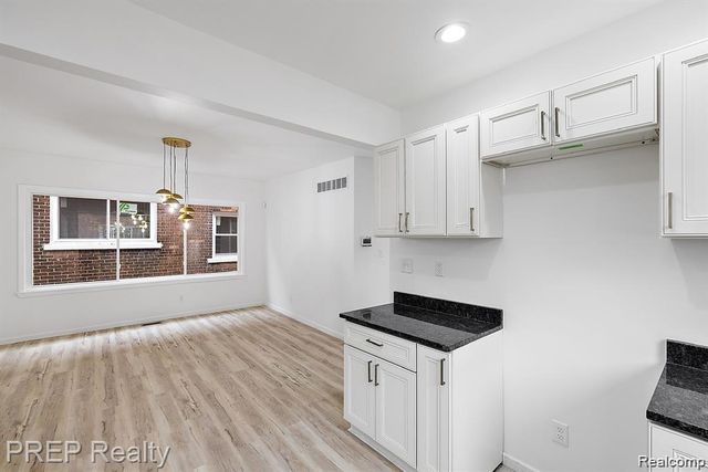 2447 Gladstone Street, Detroit, MI 48206