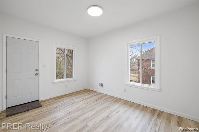 2447 Gladstone Street, Detroit, MI 48206