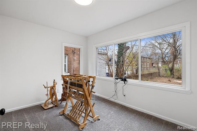 2447 Gladstone Street, Detroit, MI 48206