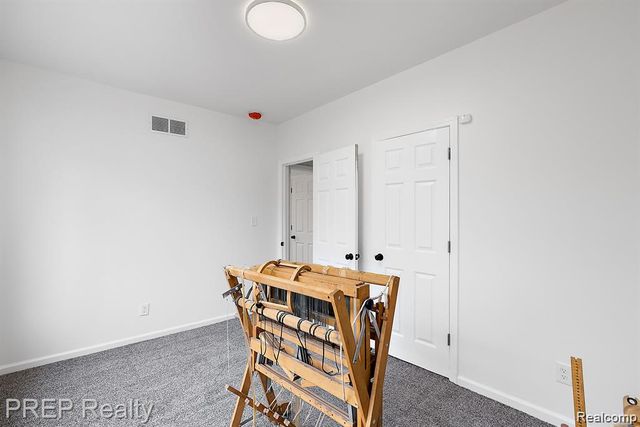 2447 Gladstone Street, Detroit, MI 48206