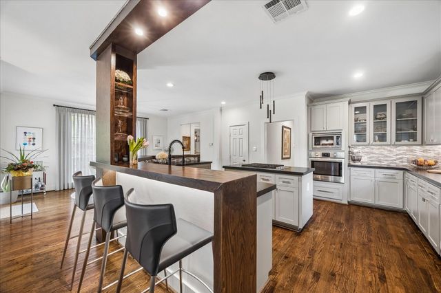 2402 Mcclendon Street, Houston, TX 77030