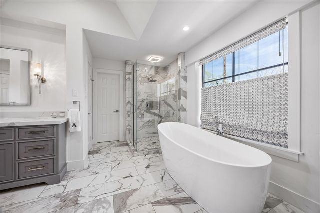 2402 Mcclendon Street, Houston, TX 77030