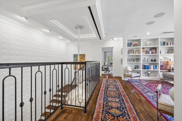 2402 Mcclendon Street, Houston, TX 77030