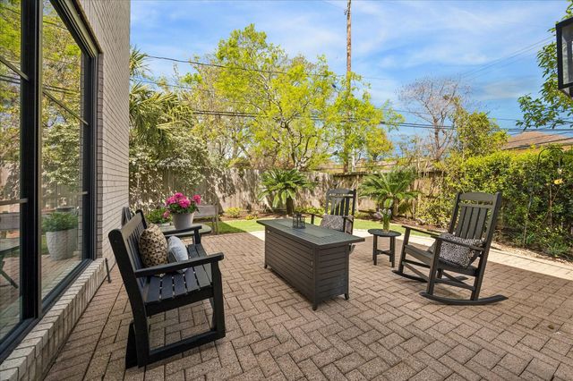 2402 Mcclendon Street, Houston, TX 77030