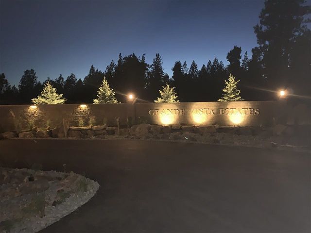 711 N West Starr Ln, Liberty Lake, WA 99019