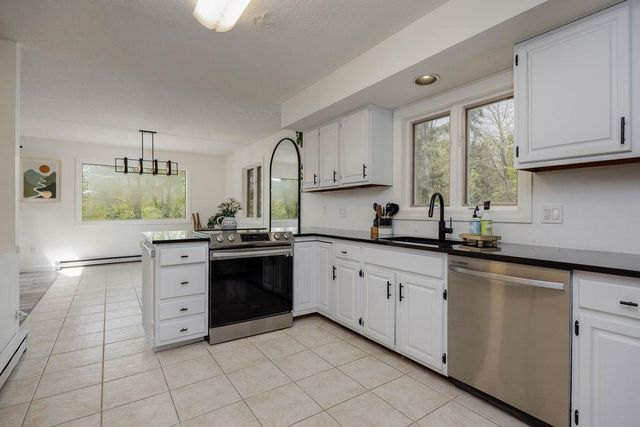 75 Naulahka Lane, Hartford, VT 05059