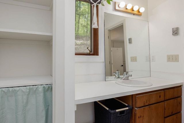 75 Naulahka Lane, Hartford, VT 05059