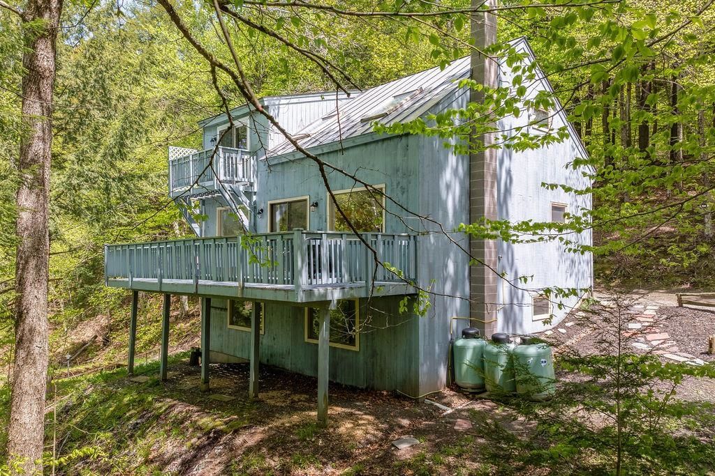 75 Naulahka Lane, Hartford, VT 05059
