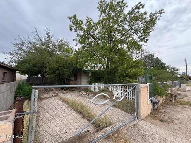 355 Rachel Drive, Socorro, TX 79927