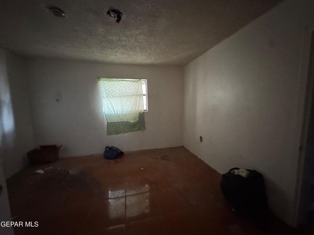 355 Rachel Drive, Socorro, TX 79927