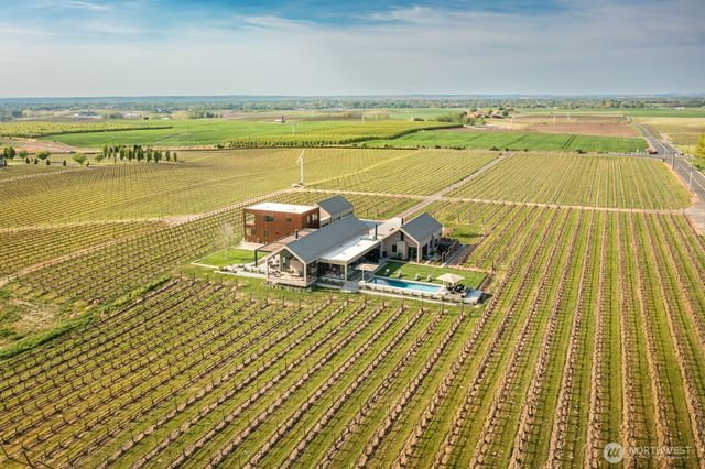 1721 J B George Road, Walla Walla, WA 99362