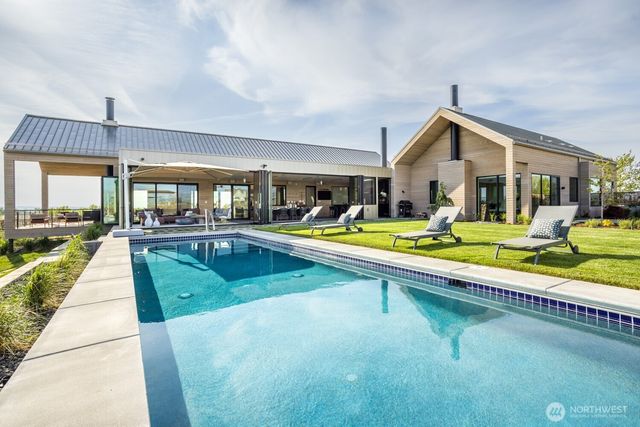 1721 J B George Road, Walla Walla, WA 99362