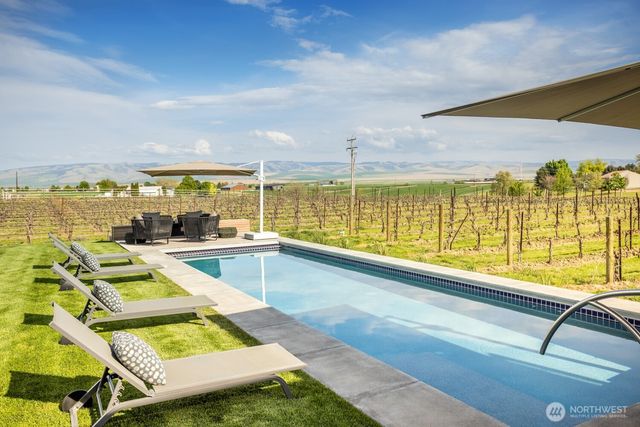 1721 J B George Road, Walla Walla, WA 99362