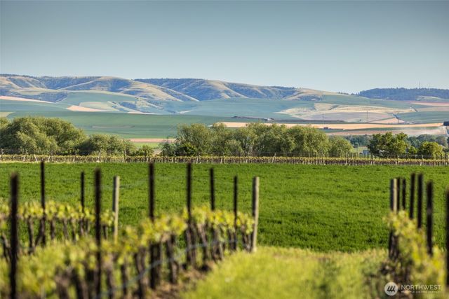 1721 J B George Road, Walla Walla, WA 99362