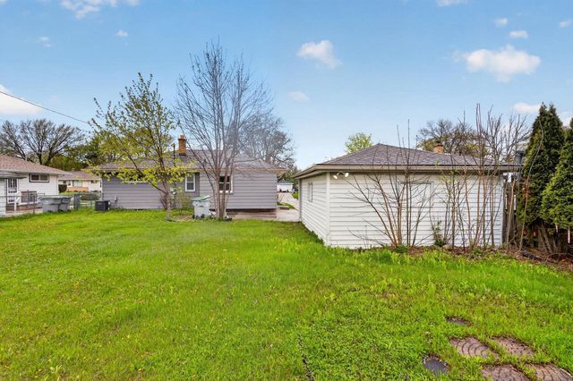 8815 Monrovia AVENUE, Milwaukee, WI 53225