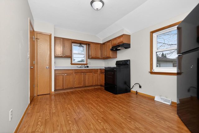 8815 Monrovia AVENUE, Milwaukee, WI 53225