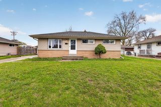 8815 Monrovia AVENUE, Milwaukee, WI 53225