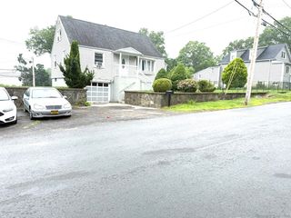 15 Edwards Street, Bridgeport, CT 06606