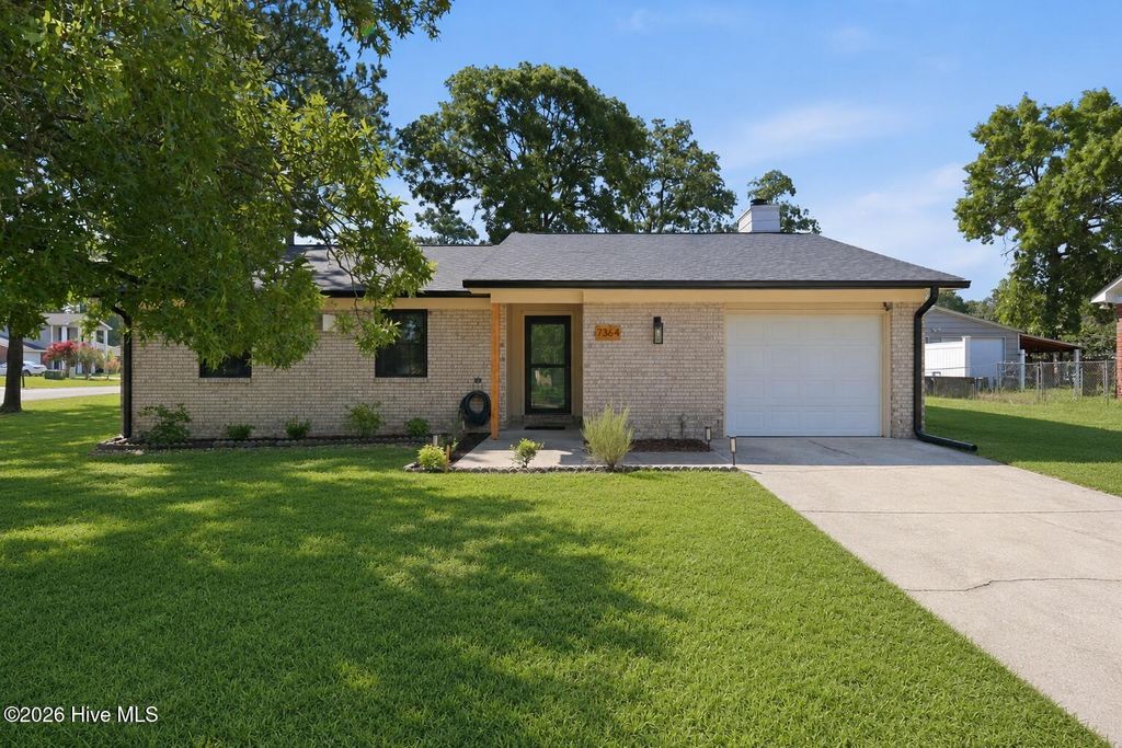 7364 Pebblebrook Drive, Fayetteville, NC 28314