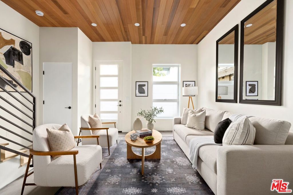 1011 N Ogden Drive 105, West Hollywood, CA 90046