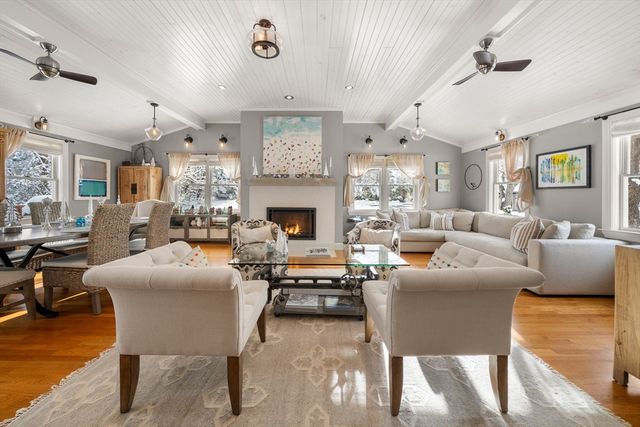 62 Oakland St Ext, Natick, MA 01760