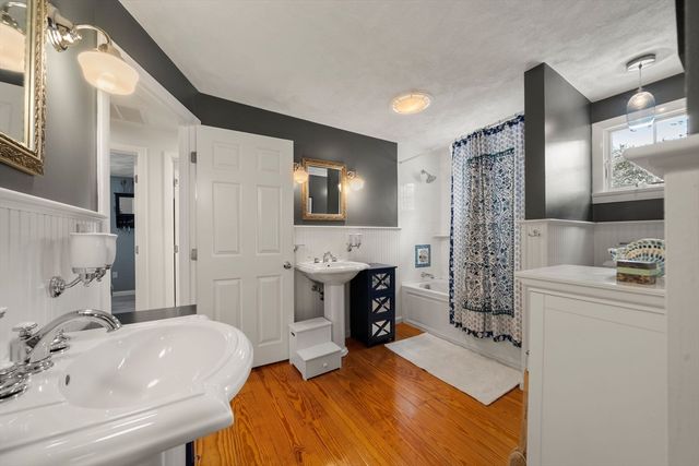 62 Oakland St Ext, Natick, MA 01760