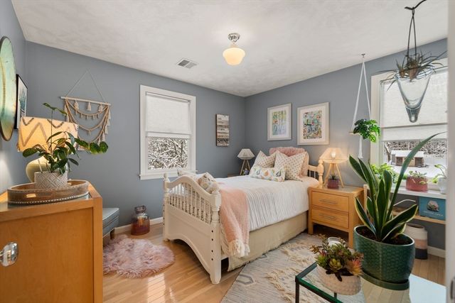 62 Oakland St Ext, Natick, MA 01760