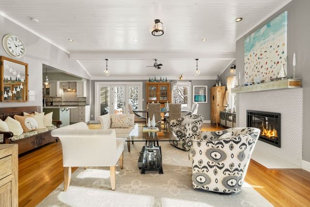 62 Oakland St Ext, Natick, MA 01760