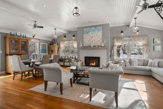 62 Oakland St Ext, Natick, MA 01760