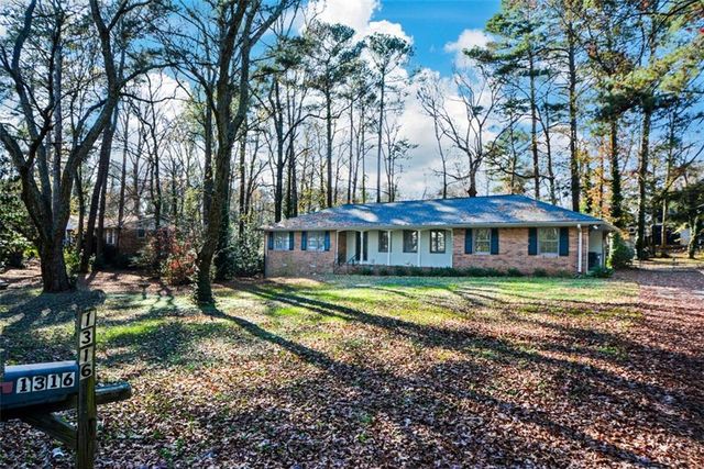 1316 White Oak SE Street, Conyers, GA 30013