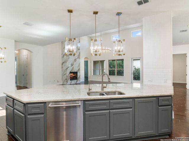 7222 BLUFF RUN, San Antonio, TX 78257
