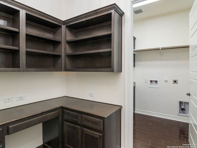 7222 BLUFF RUN, San Antonio, TX 78257