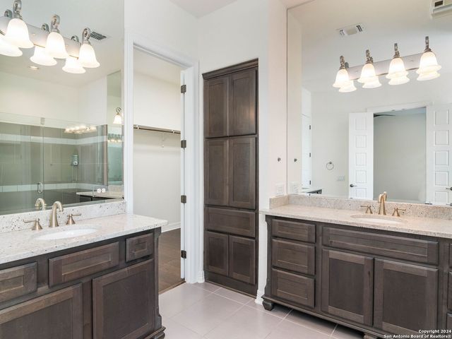 7222 BLUFF RUN, San Antonio, TX 78257