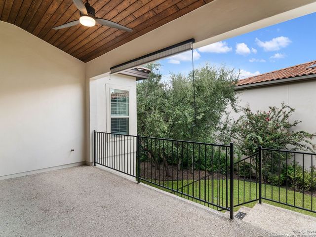 7222 BLUFF RUN, San Antonio, TX 78257