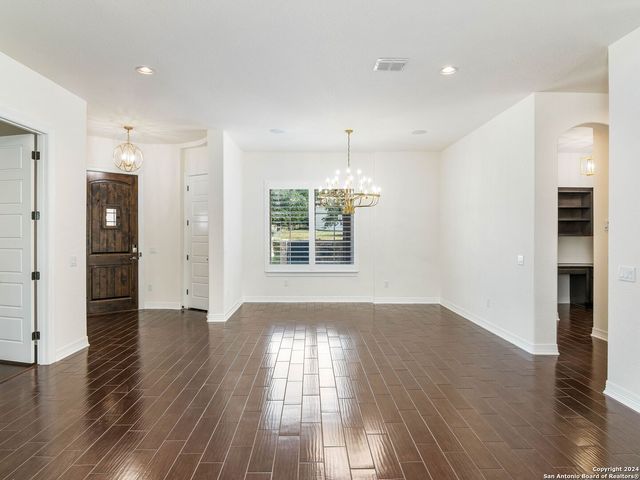 7222 BLUFF RUN, San Antonio, TX 78257