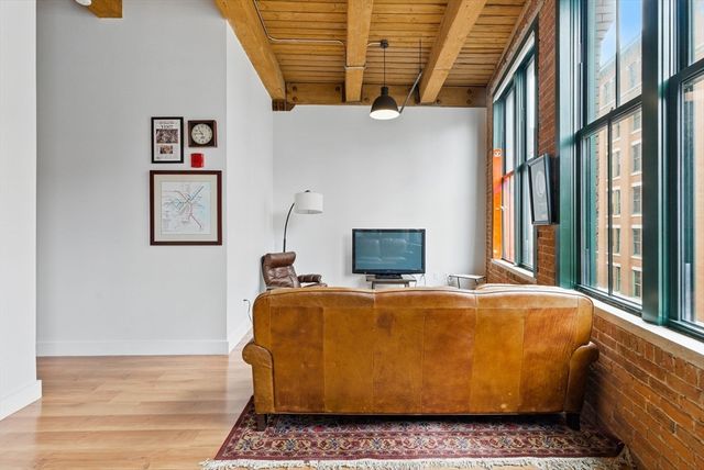 49 Melcher St 405, Boston, MA 02210