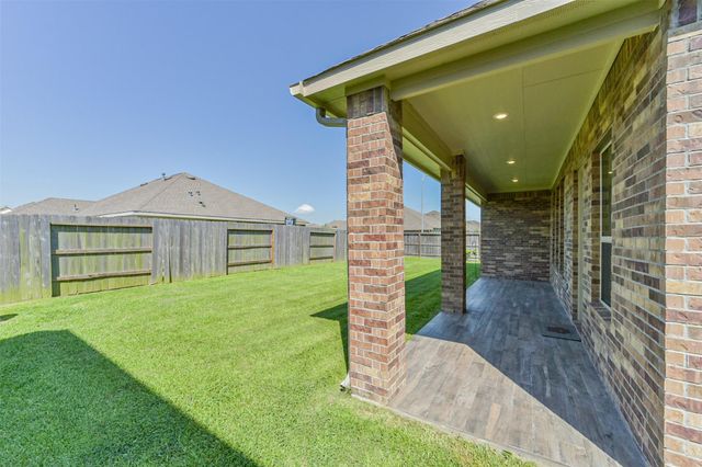 9607 Sterling Arbor Drive, Baytown, TX 77521