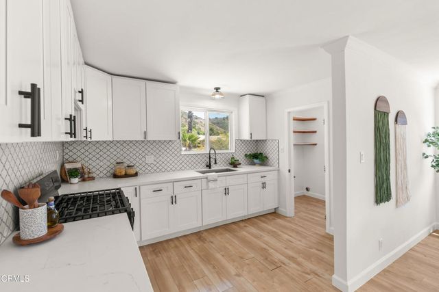 5105 Larkspur Drive, Ventura, CA 93001
