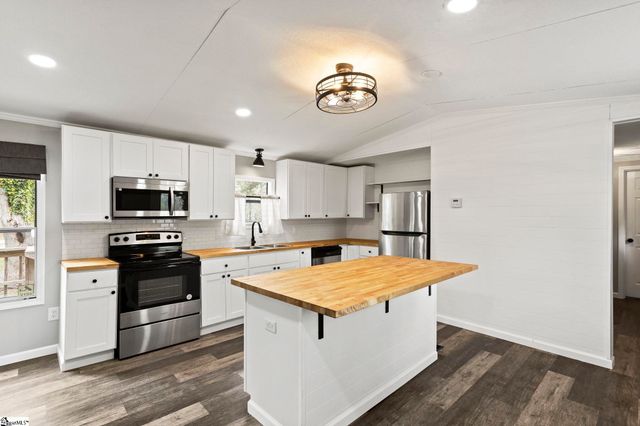 120 Piedmont Golf Course Road, Piedmont, SC 29673