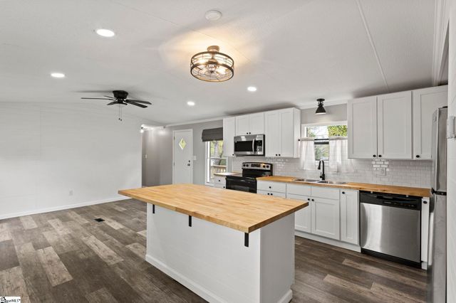 120 Piedmont Golf Course Road, Piedmont, SC 29673