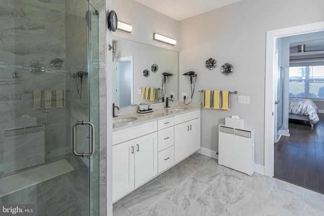 21 DOGLEG LN, Lawrenceville, NJ 08648